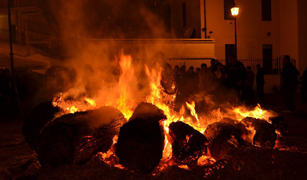 Falò di San Sebastiano 2014 -Chiesa di San Giorgio Vescovo - Donori - 19 Gennaio 2014 - ParteollaClick